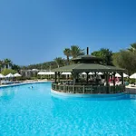 منتجع Bay & 5*