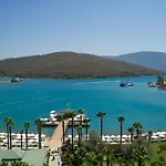 منتجع Bay & 5*