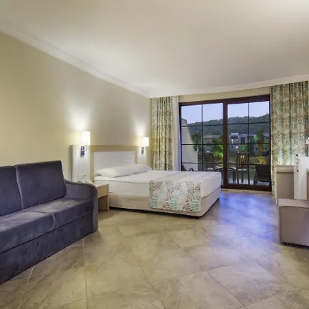 度假村 Bay & 5*
