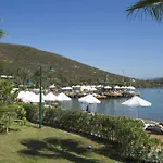 Bay & Semesteranläggning (resort)