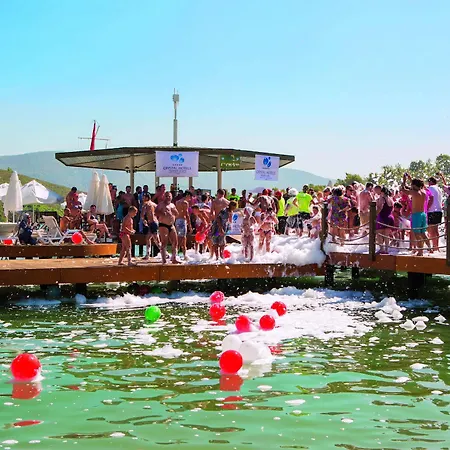 Bay & Üdülőközpont 5*
