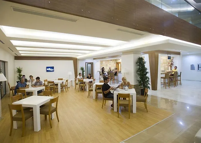 אתר נופש Bay & 5*